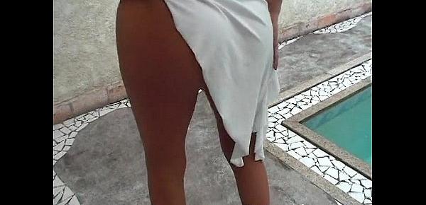  Renata Davila is stripping